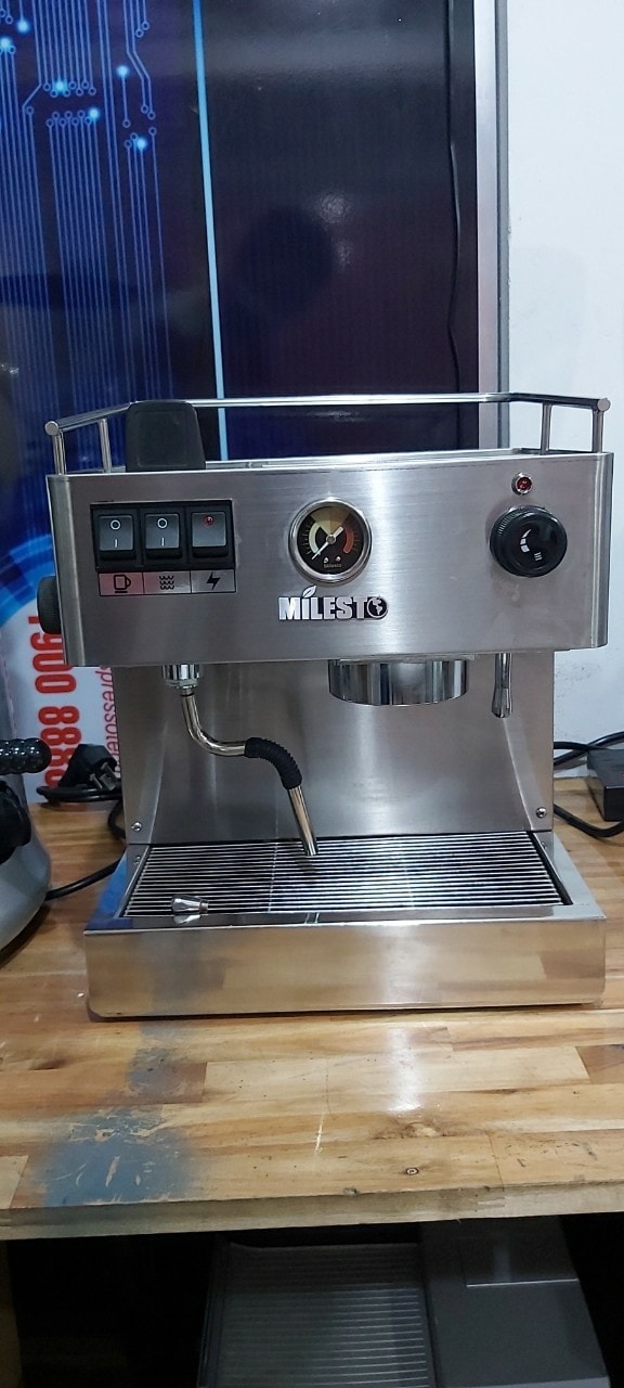 Máy pha cafe espresso cũ Milesto giá rẻ cho khách mới khởi nghiệp.