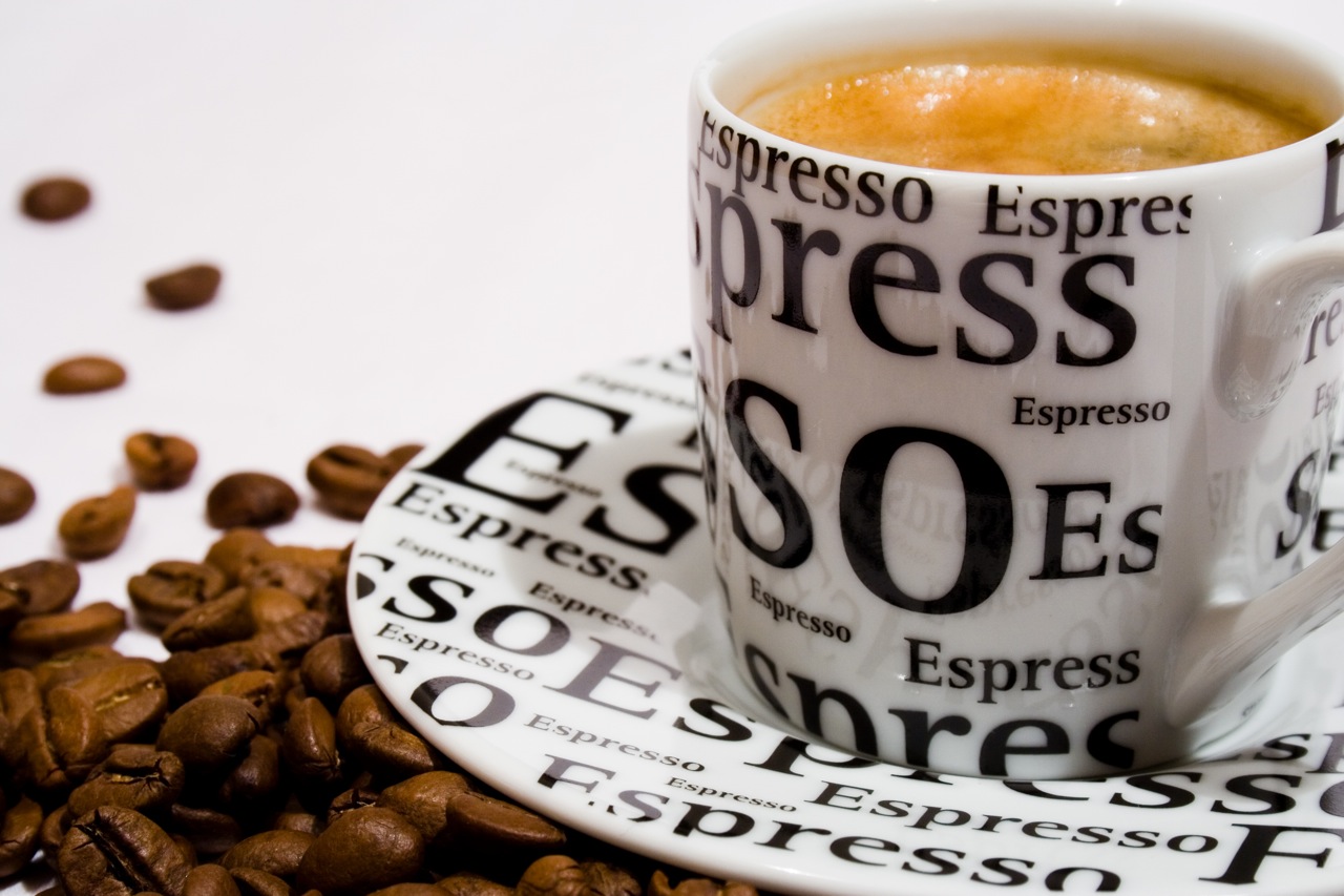 cách pha cà phê espresso với máy pha cà phê
