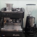 Bán thanh lý máy pha cà phê cũ đã qua sử dụng nhập khẩu Ý còn mới 95% hiệu MAGISTER ES 60 và máy xay cà phê CARIMALI giá rẻ 49.300.000đ .